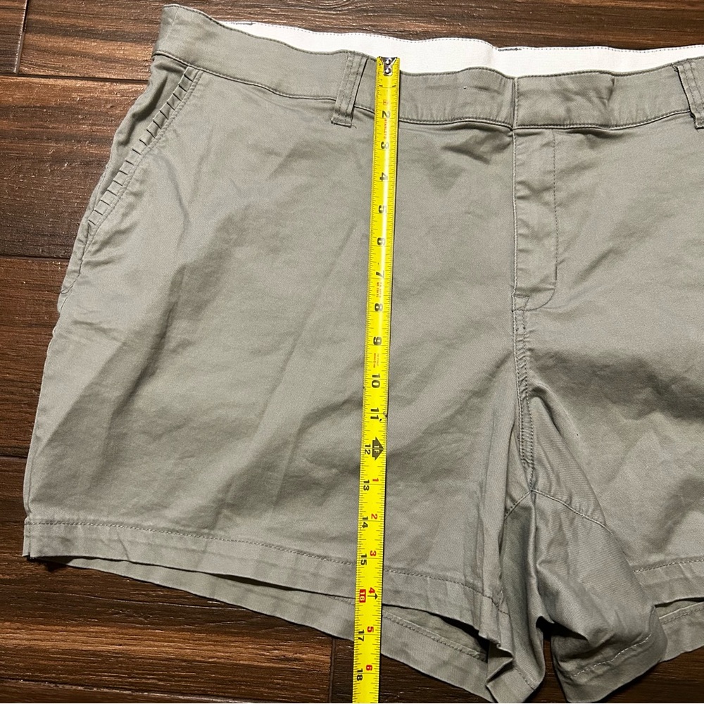 Lane Bryant Women’s Shorts Stretch Waist Comfort Band 24 Sage Green NWOT - Picture 9 of 11